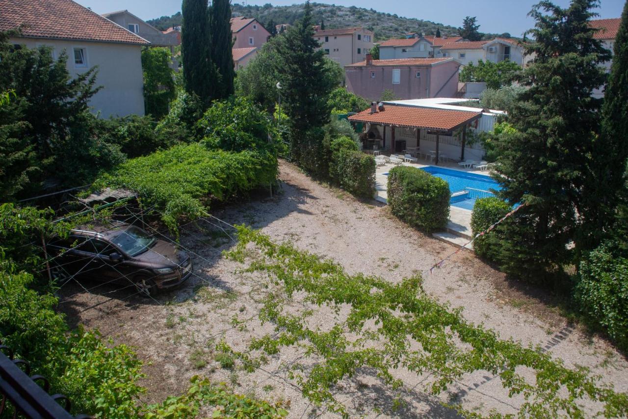Villa Ivanka Murter Ap D Sa Grijanim Bazenom I Besplatnim Parkingom Bagian luar foto